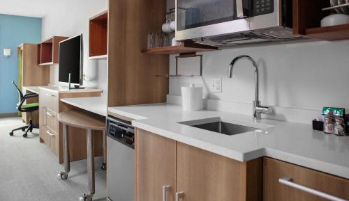 Queen Studio with Two Queen Beds - Non-Smoking