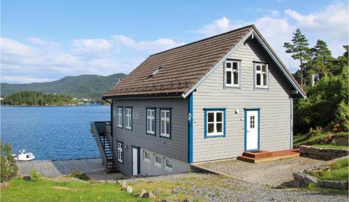 Five-Bedroom Holiday Home