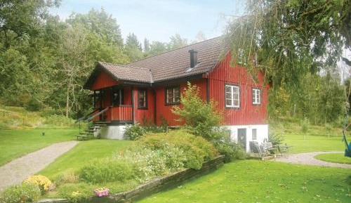 Three-Bedroom Holiday Home 