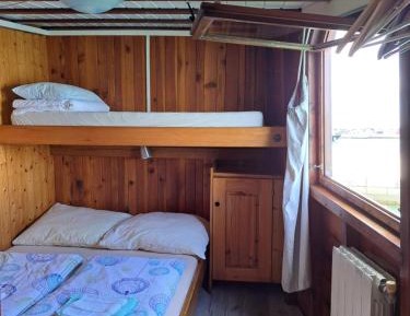 Deluxe Double Room (2 Adults + 1 Child)