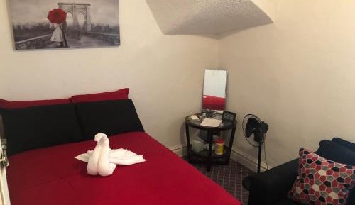 Deluxe Double Room (2 Adults + 1 Child)