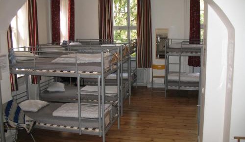 Bed in 16-Bed Mixed Dormitory Room 