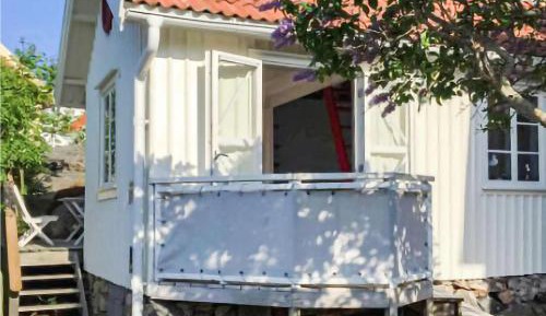 One-Bedroom Holiday Home