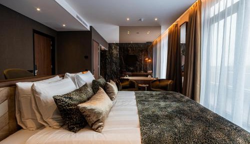 Suite with Spa Bath