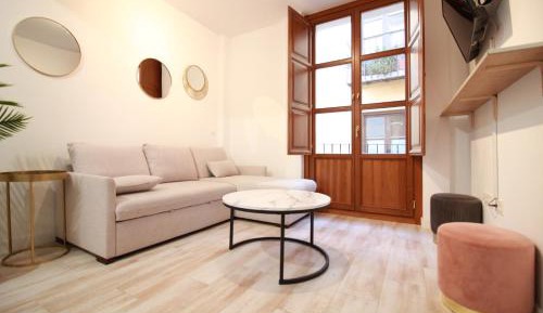 Two-Bedroom Apartment Alhambra view