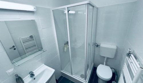 Deluxe Double Room (2 Adults + 1 Child)