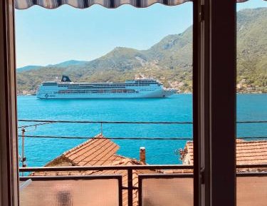 Studio with Balcony and Sea View
