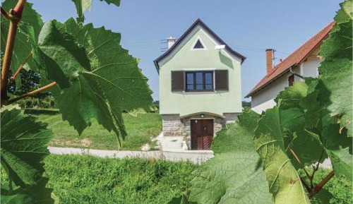 One-Bedroom Holiday Home