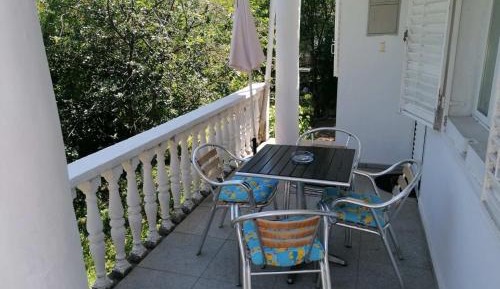 Apartment with Garden View