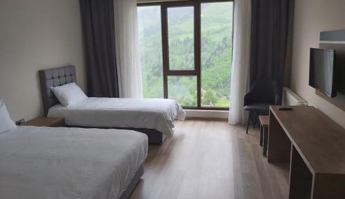 Deluxe Family Suite