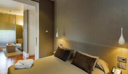 Suite with Lake View