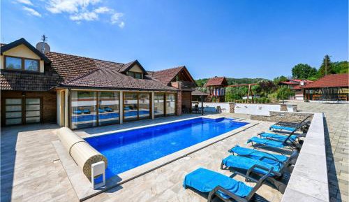 Four-Bedroom Holiday Home