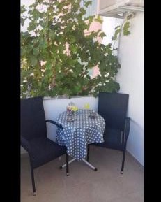 Apartment with Mountain View