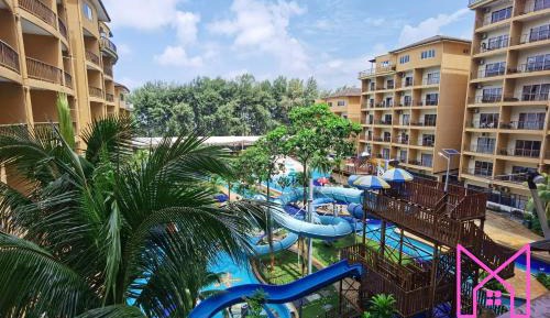 Suite with Pool View