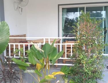 Bungalow with Garden View