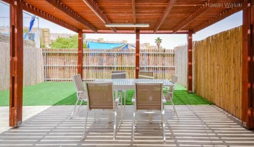 One-Bedroom Apartment with Garden