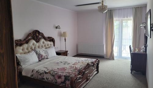 Queen Room with Balcony