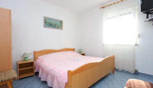 One-Bedroom Apartment with Balcony
