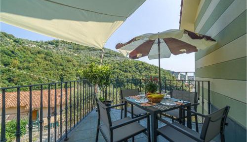 One-Bedroom Holiday Home