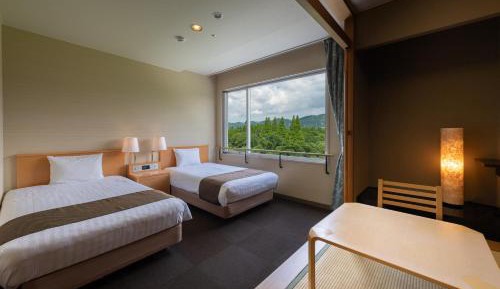 Twin Room with Private Bath