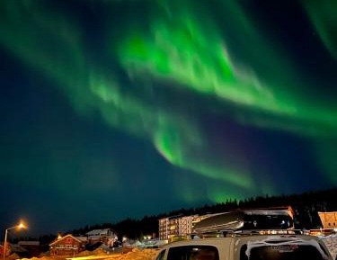 Apartment with Mountain View
