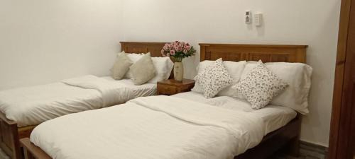 Bungalow with Garden View