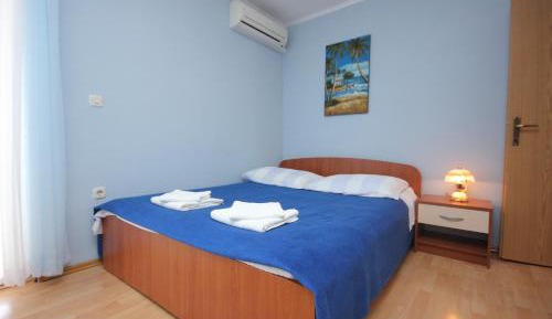 One-Bedroom Apartment with Terrace and Sea View