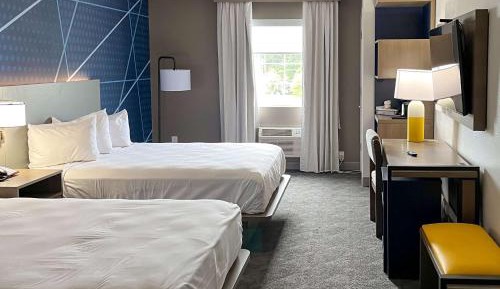 Standard Queen Room with Two Queen Beds - Non Smoking 