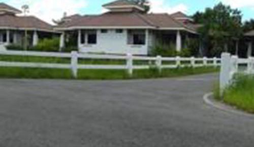 Villa with Garden View
