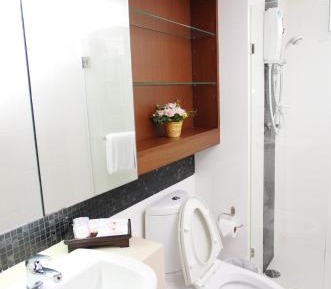 Deluxe Two-Bedroom Apartment