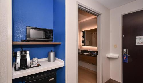 Standard Room with Two Queen Beds