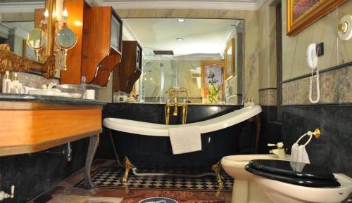 Regal Suite