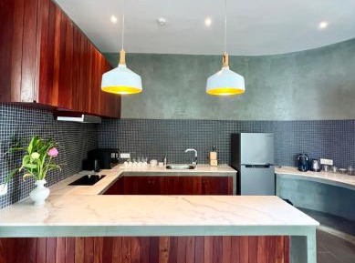 King Suite with Pool View