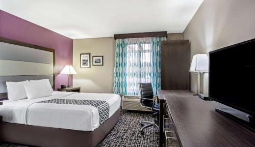 Queen Room - Mobility Access/Non-Smoking