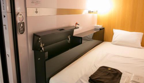 Business Class Cabin - Male Only