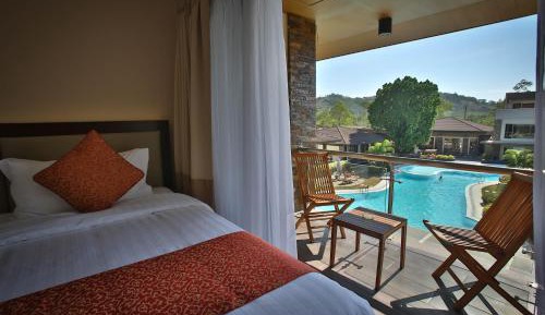 Deluxe Queen Room