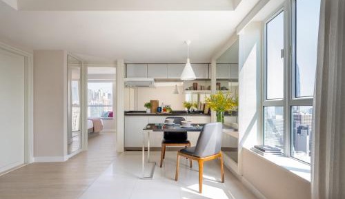 Skyline Deluxe Suite