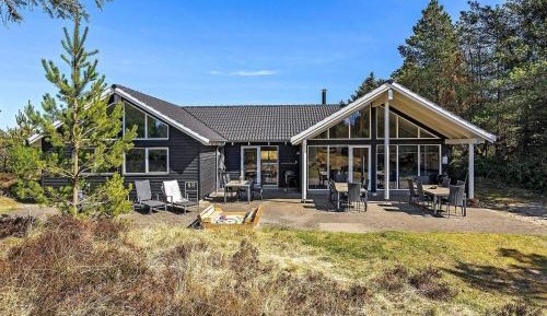 Seven-Bedroom Holiday Home