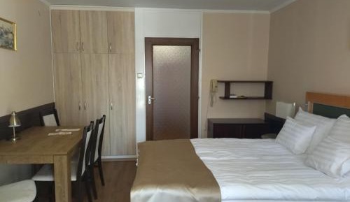 Family Apartment (2 Adults + 2 Children)