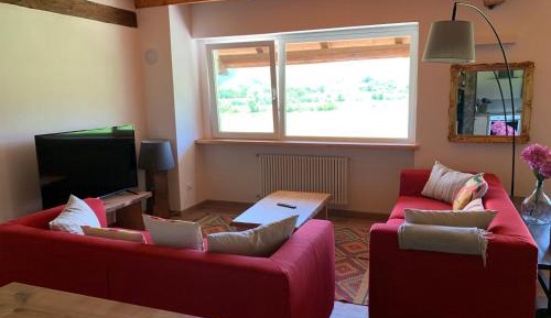 Deluxe Two-Bedroom Apartment with Garden View