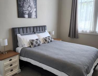 Deluxe Queen Suite
