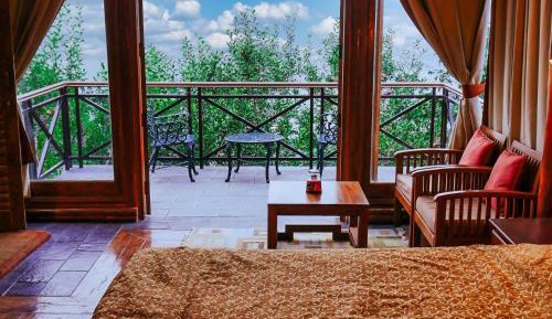 Queen Room with Balcony