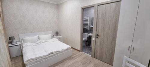 Deluxe Double Room with Shower