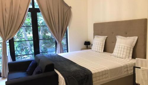 Deluxe King Suite