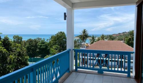 Deluxe Double Room with Partial Seaview