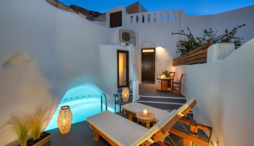 Deluxe Suite with Outdoor Hot Tub