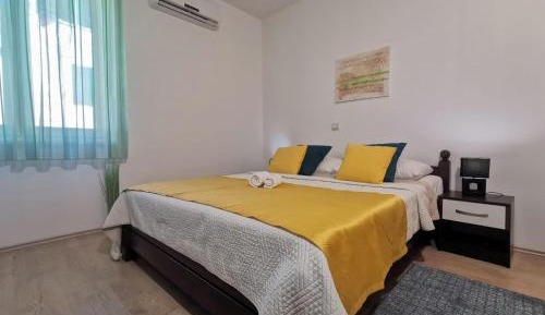 Studio (2 Adults)