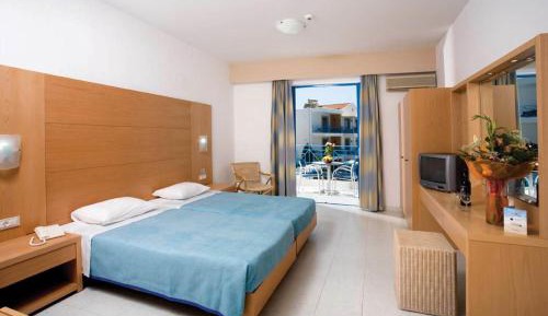 Studio with Balcony (2 Adults)