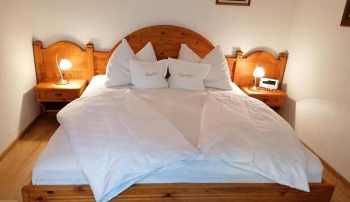 Suite (2 connected rooms)