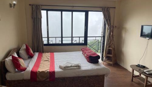 King Room with Mountain View
